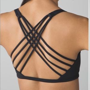 Lululemon - Free to be Wild - S Sports Bra